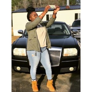 Meet your Posher, Yana